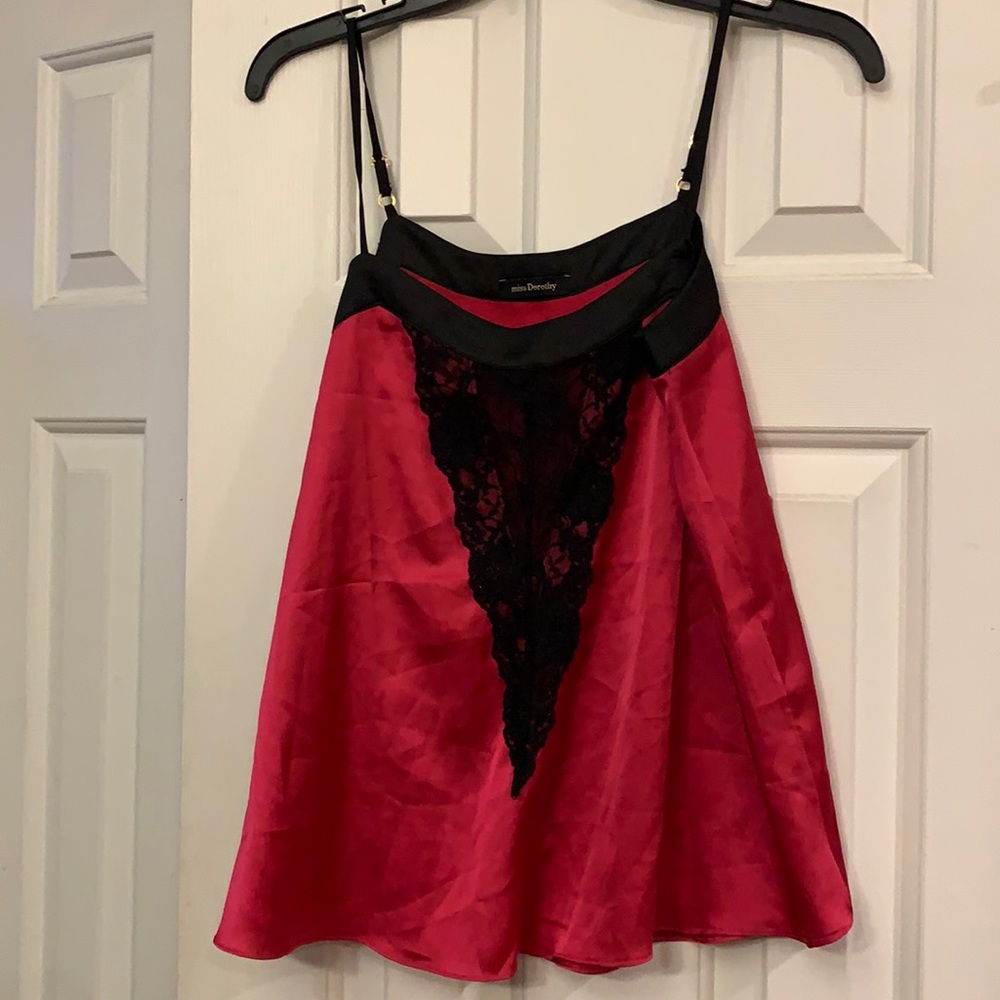 😍 Miss Dorothy tank/Cami made in Brazil lacey accents adjustable straps